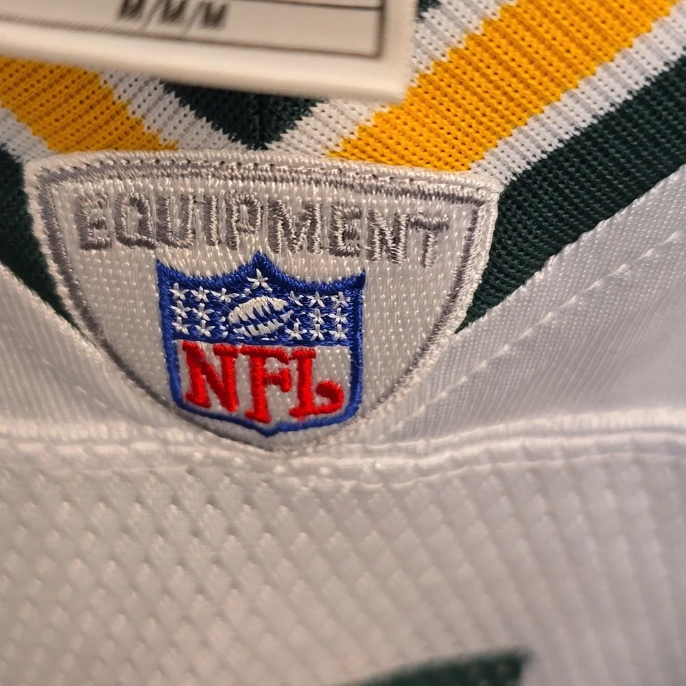 Brett Favre jersey sz med - Picture 5 of 5